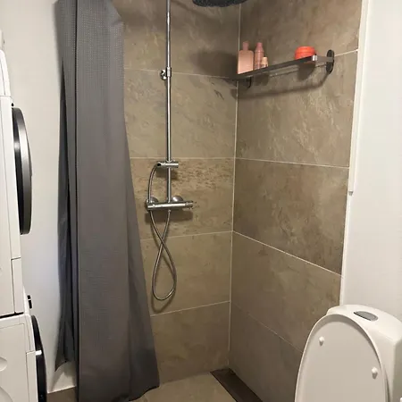 아파트 Isabella 7 Personers Hus 히링