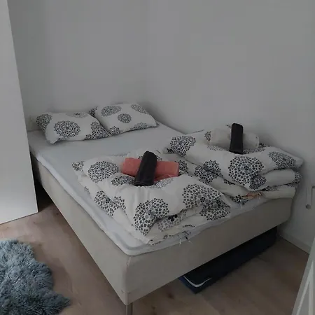 Isabella 7 Personers Hus 히링